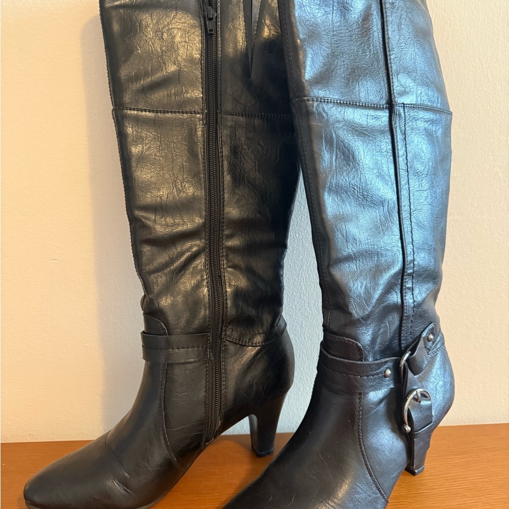 Life Stride Black Heeled Boots